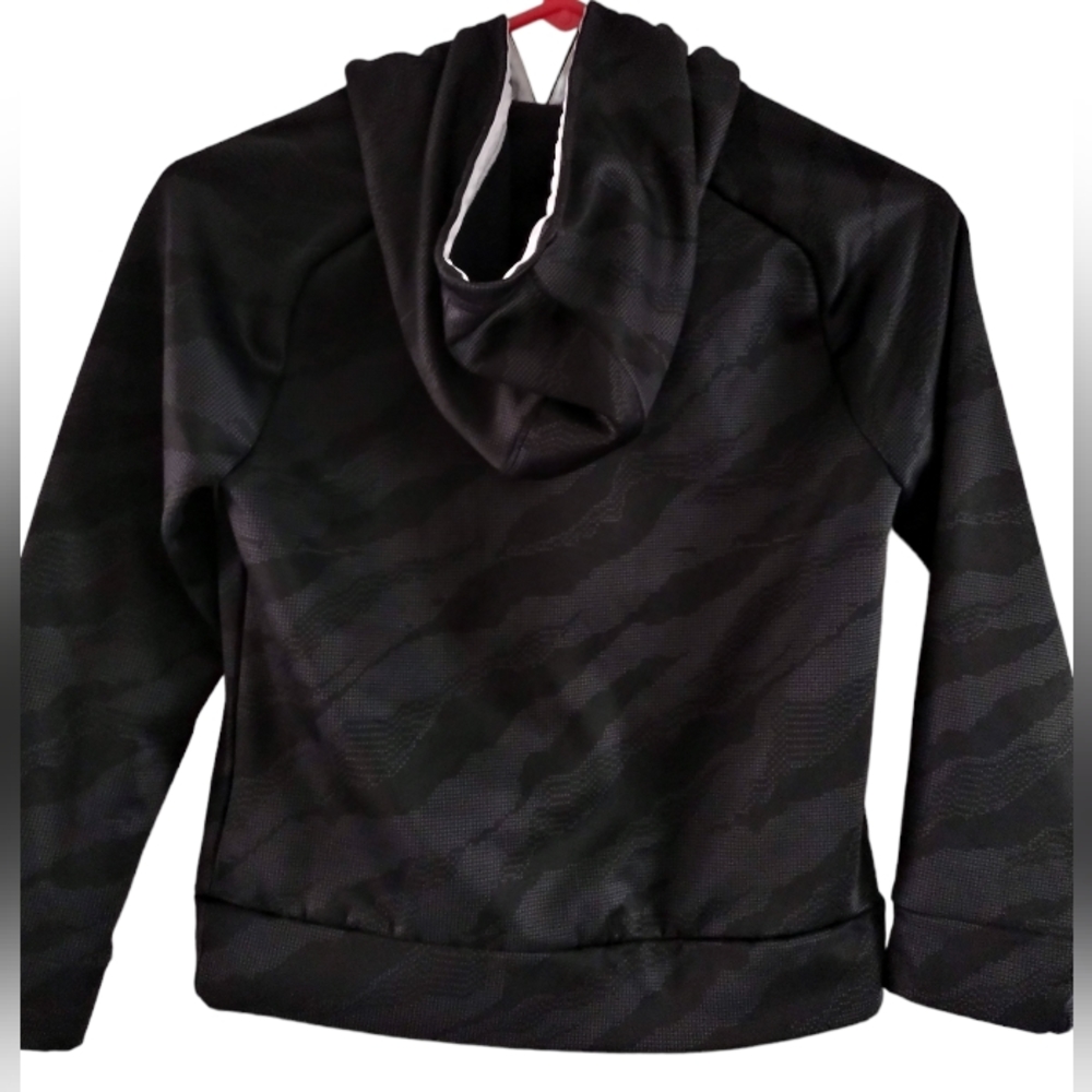 Adidas boys Hoodie size 8. Black on black Camo style. EUC. Pullover - Picture 4 of 11